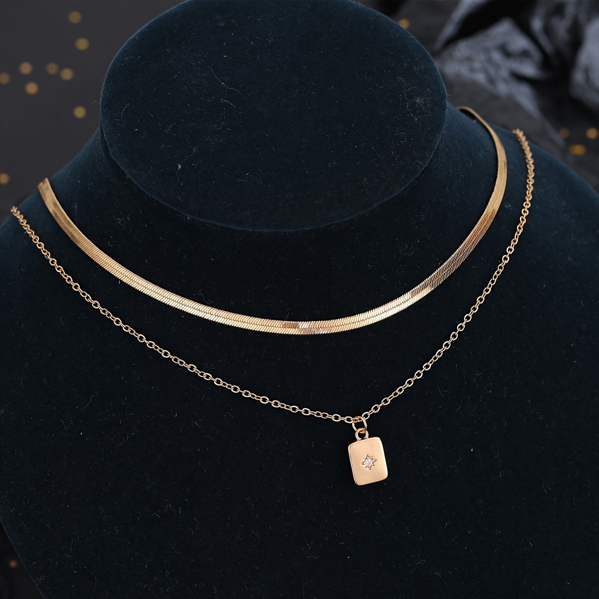 2pcs Golden Wire Zirconia Layered Necklace Set